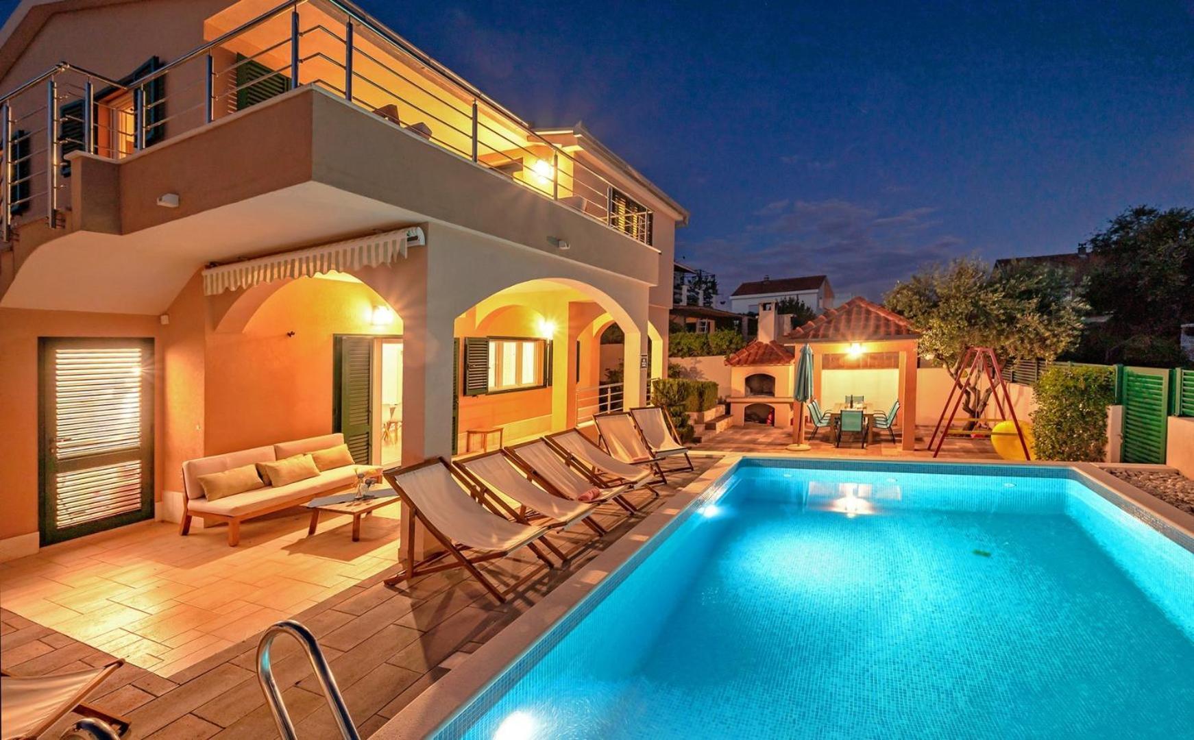 Sea Flower Beachfront Villa Sevid Exterior foto